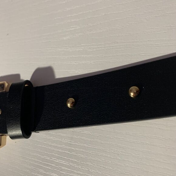 NEW MICHAEL KORS WOMEN LEATHER BELT W GOLD STUD AND BUCKLE BLACK Sz Medium